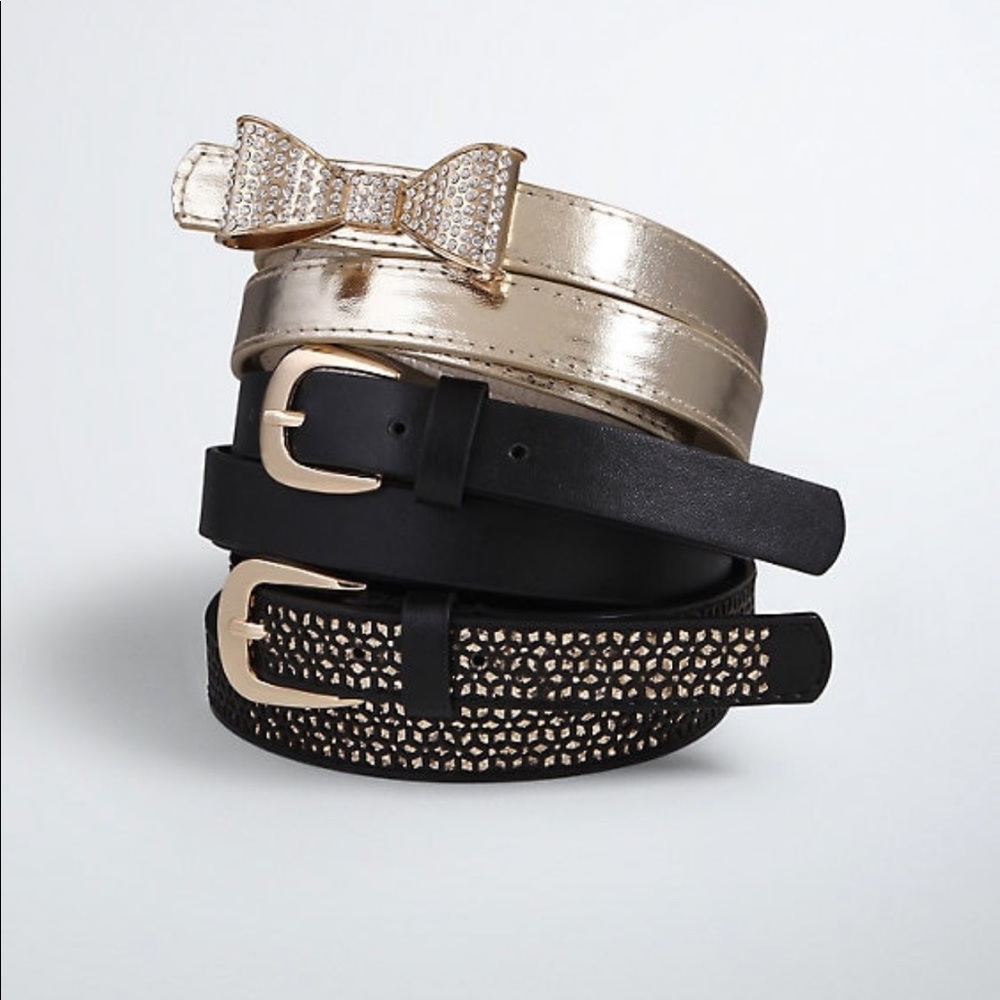 Metallic gold belt with bow